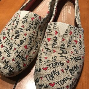 TOMS Moms Love Toms